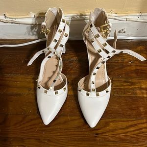 Gorgeous white pumps